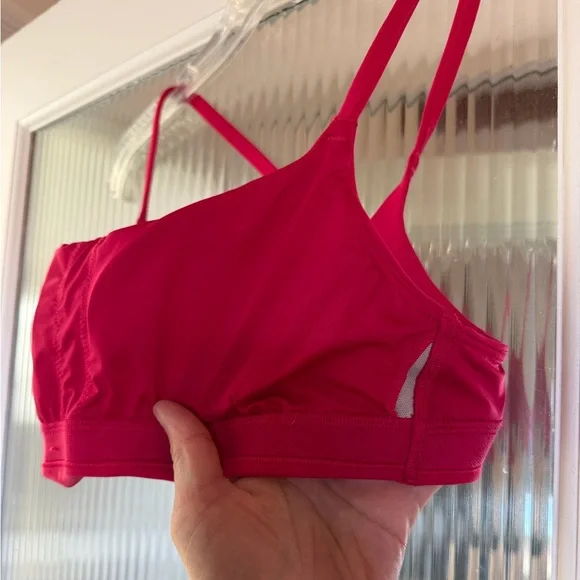 BNWT Lululemon Wunder Train Strappy Racer Bra
Light Support, A/B Cup - Picture 7 of 7